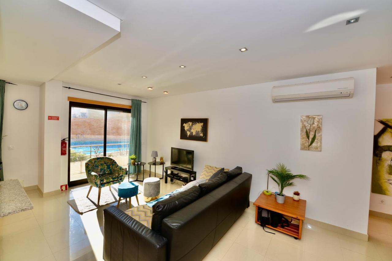 Apartment Silver - For 4 Guests 150m From *